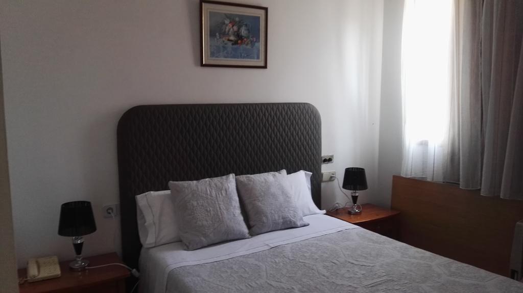 מלון ויגו Hostal Continental מראה חיצוני תמונה